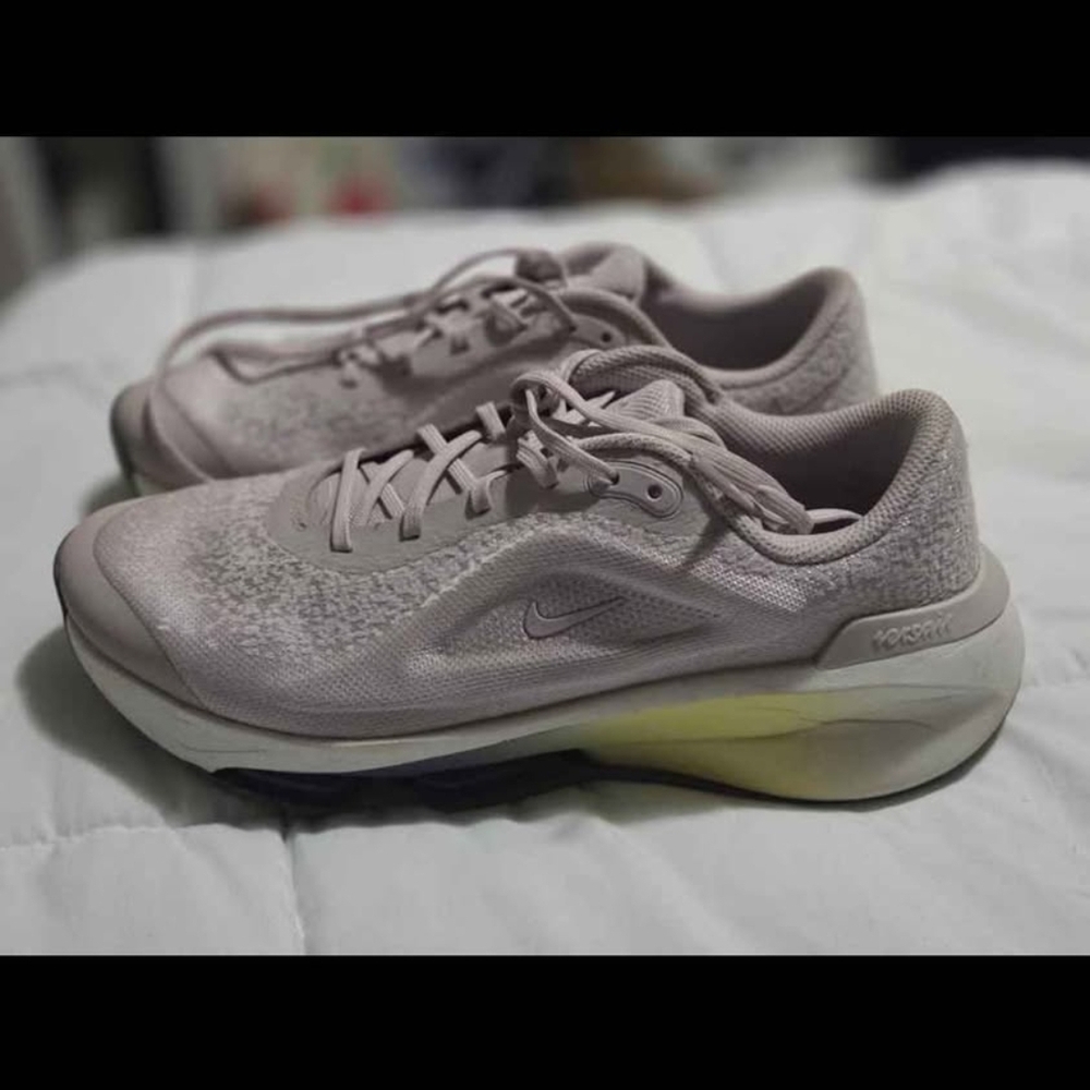 Nike Women's Sneakers - Light Beige